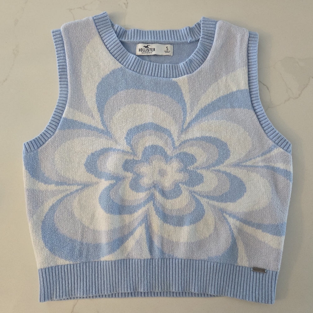 Hollister Cropped Funky Retro Print Floral Knit Top